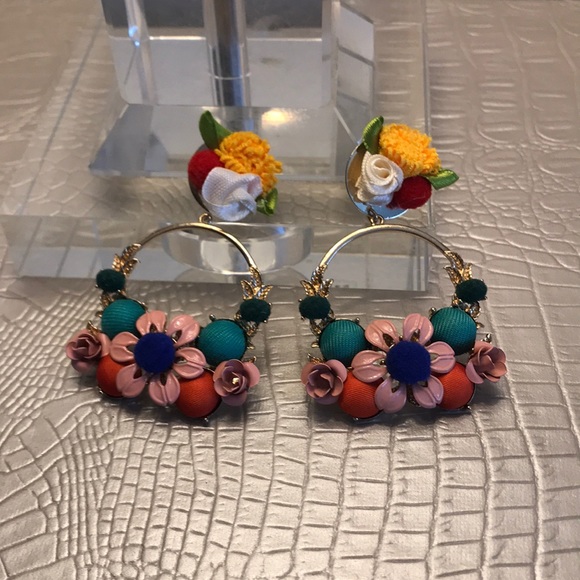 H&M earrings - Picture 1 of 4